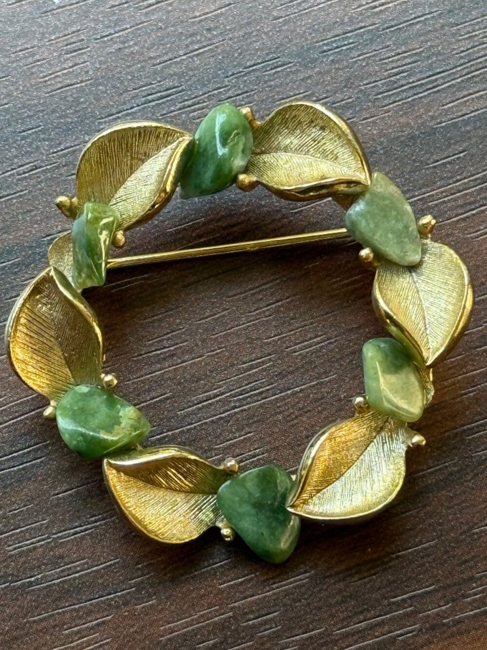Vintage Gold Tone Leaf Wreath Brooch with Aventurine